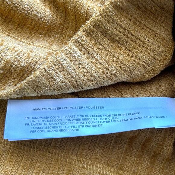 Band of the Free Russel Ribbed Velvet Sweater in Gold - Picture 8 of 9